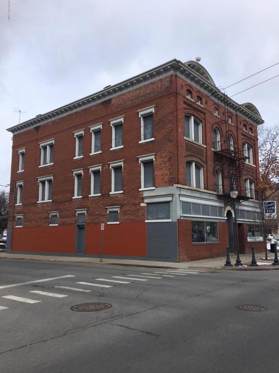 41 South , Glens Falls, NY Property Listing from DaviesDavies